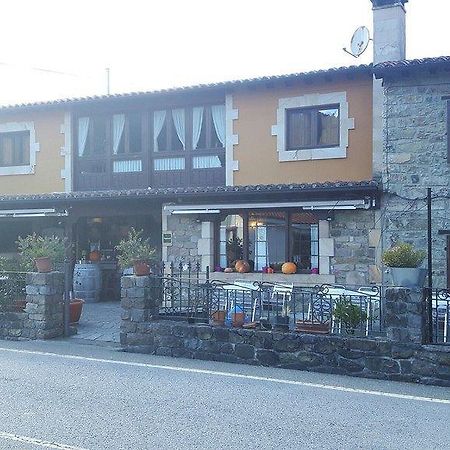 Hostal Casa Lucas Los Tojos Екстер'єр фото